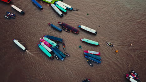 vista aérea del mercado flotante