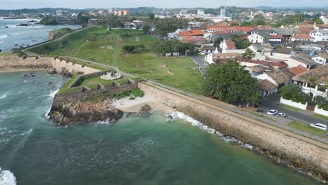 Antena-Que-Muestra-El-Antiguo-Bastión-De-Clippenburg-En-Galle,-Sri-Lanka