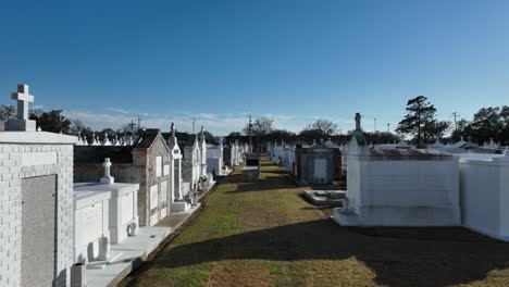 cementerio en thibodaux, louisiana en un día soleado