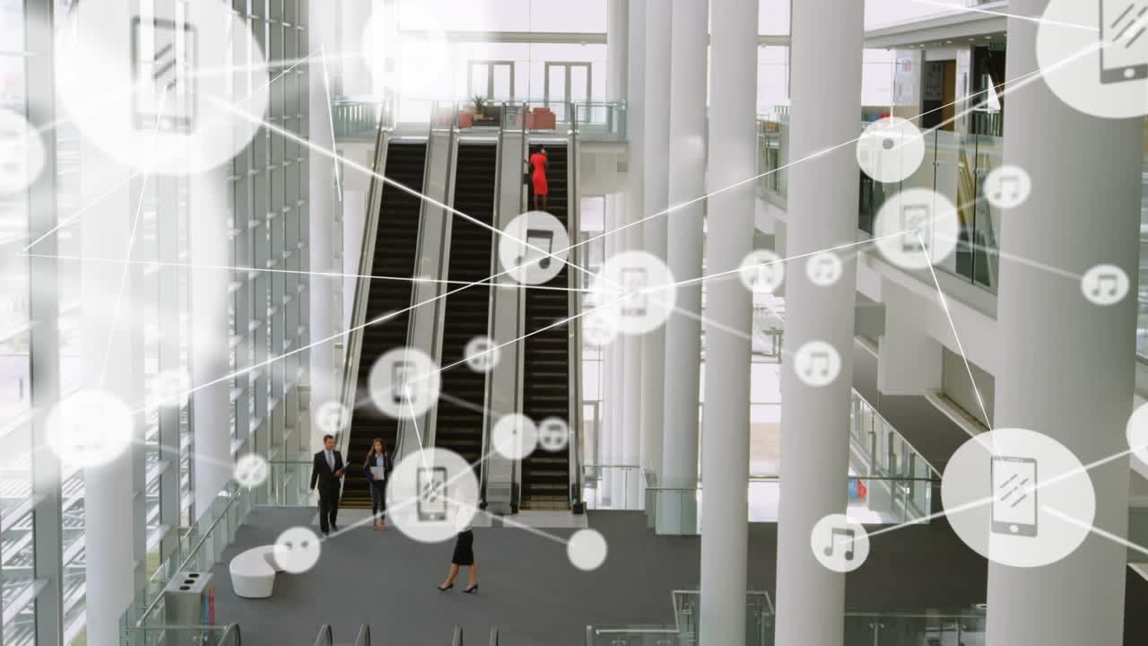 red de iconos digitales frente a la vista de la oficina moderna