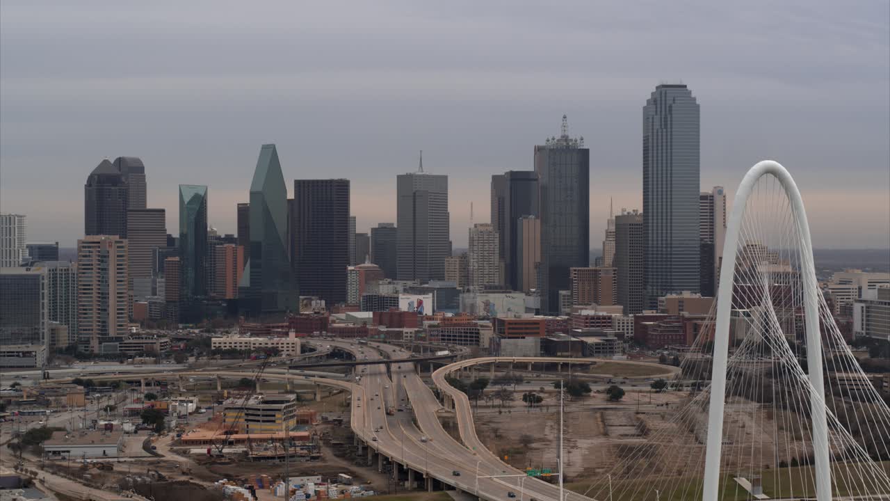 Panoramica aerea con drone del centro di Dallas