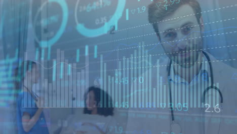 animación del procesamiento de datos sobre un médico y un paciente caucásico