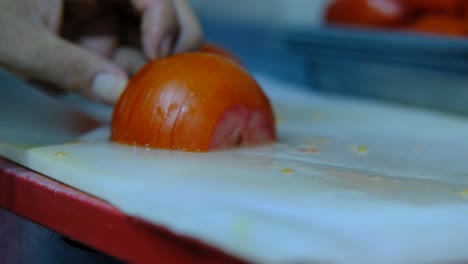 Cortar-Los-Tomates-En-Rodajas