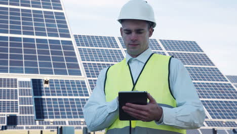 solar panel engineer inspecting system