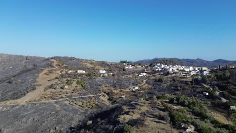 Rhodes-Daños-Por-Incendios-Forestales-Después-De-Que-El-Cuerpo-De-Bomberos-Se-Fuera-En-Grecia,-Rhodes-Se-Quemó-En-Lindos,-Archangelos,-Masari,-Agathi,-Malonas,-Lardos,-Kalathos,-Asklepieion