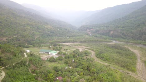 Plantación-De-Café-En-La-Selva-Montañosa-Boliviana