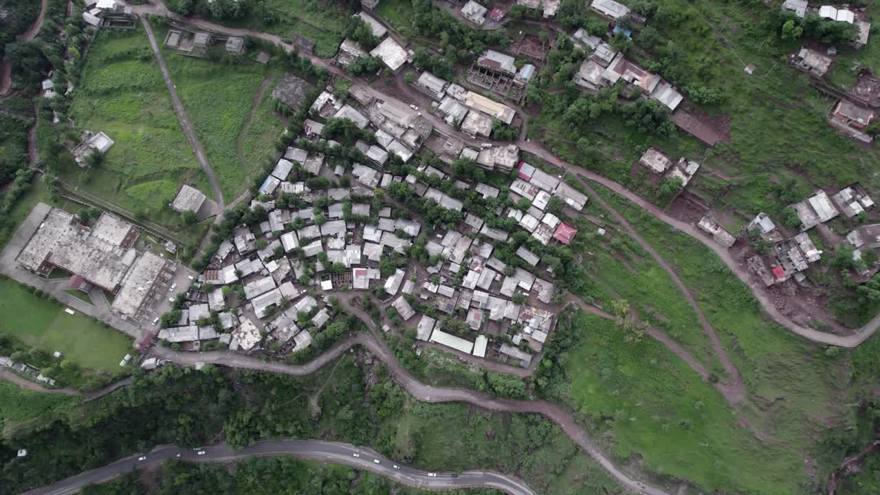 toma aérea del campamento de refugiados de cachemires en muzaffarabad azad jammu kashmir