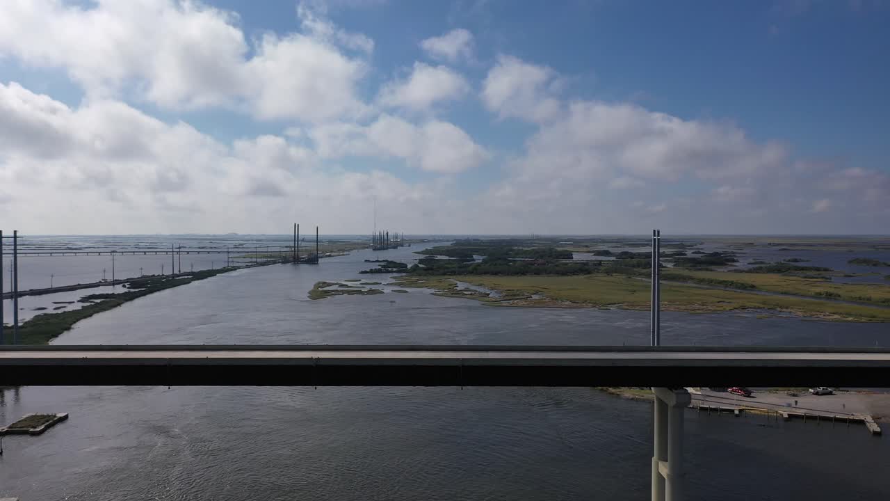 루이지애나주 제시 호수 위의 리빌 다리