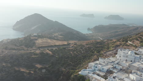 Antena-Del-Pueblo-Griego-Con-Vista-Al-Mar