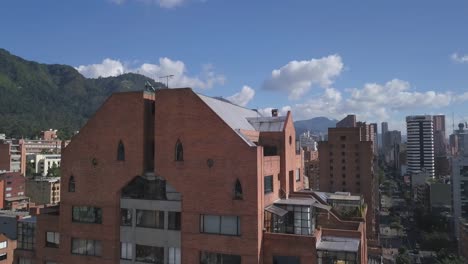 panoramic photo of the city of bogotá, with many buildings in the north of the city, large building of bogotá, and its terraces