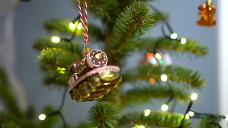 Decoration-on-the-Christmas-tree