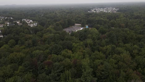 Aerial-of-the-Annunciation-Greek-Orthodox-Church-in-Muskegon,-MI