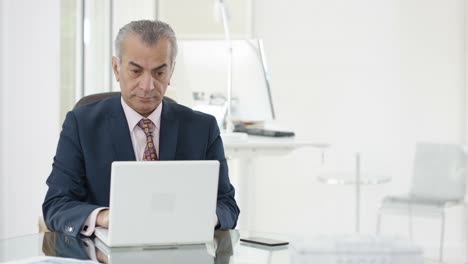 hombres de negocios árabes de oriente medio