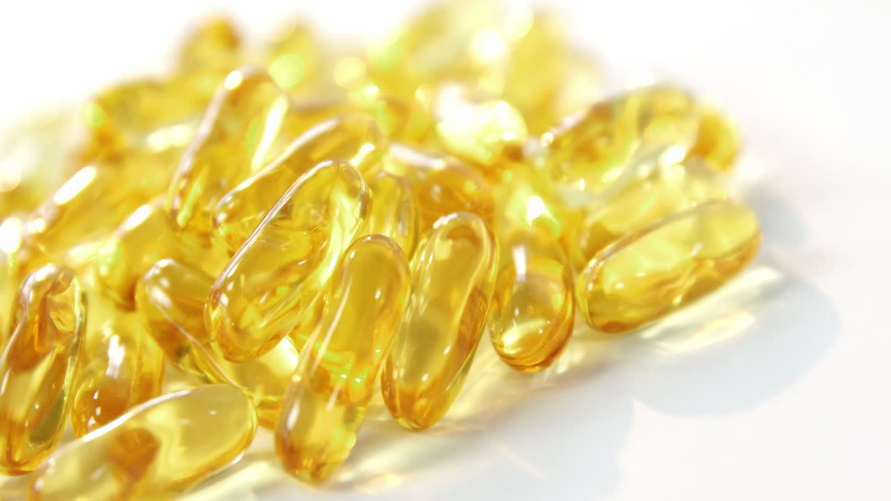 primer plano de las cápsulas amarillas