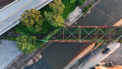 Puente-Ferroviario-Sobre-El-Río-Conemaugh