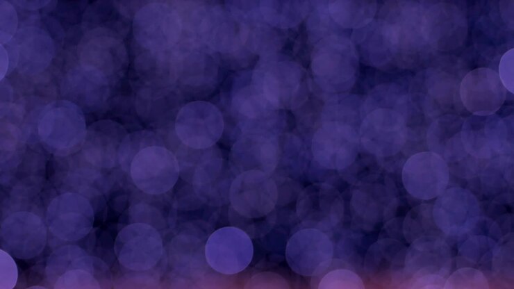 Sfondo astratto viola notturno sfocato con un piacevole effetto bokeh. Bokeh di luci natalizie sfocate. Panoramica sulla sfocatura.