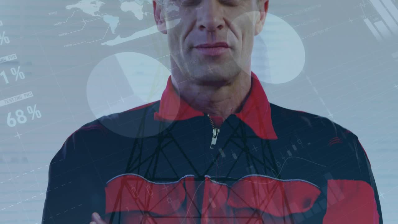 procesamiento de datos estadísticos sobre el retrato de un hombre de edad avanzada con los brazos cruzados contra las torres de red