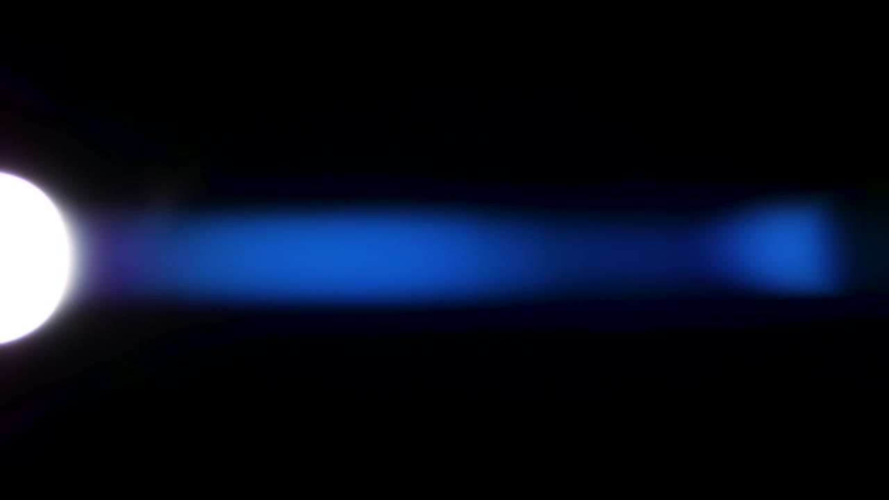 Bellissimi, sbalorditivi riflessi di luce e strisce anamorfiche blu girati su sfondo nero con lente anamorfica cinematografica di alta gamma, come sfondo, overlay di light leak o transizioni per editor