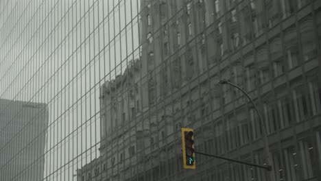 Shot-of-a-red-traffic-light-turning-green