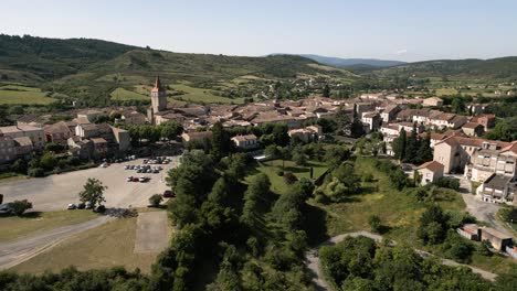 Gran-Pueblo-Francés-Ardeche-Paisaje-Aéreo-Villeneuve-De-Berg-Verano