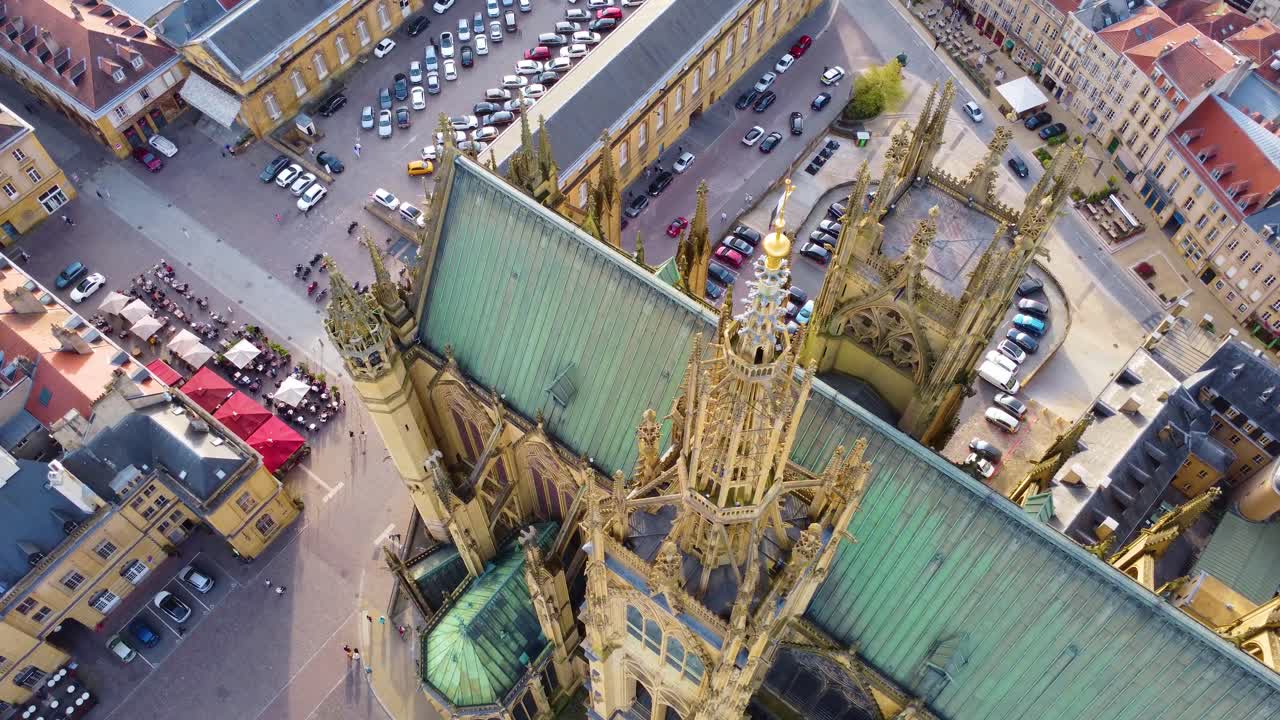 에어리뷰: 세인트 스테판 메츠 대성당, 프랑스 역사적인 도시 중심