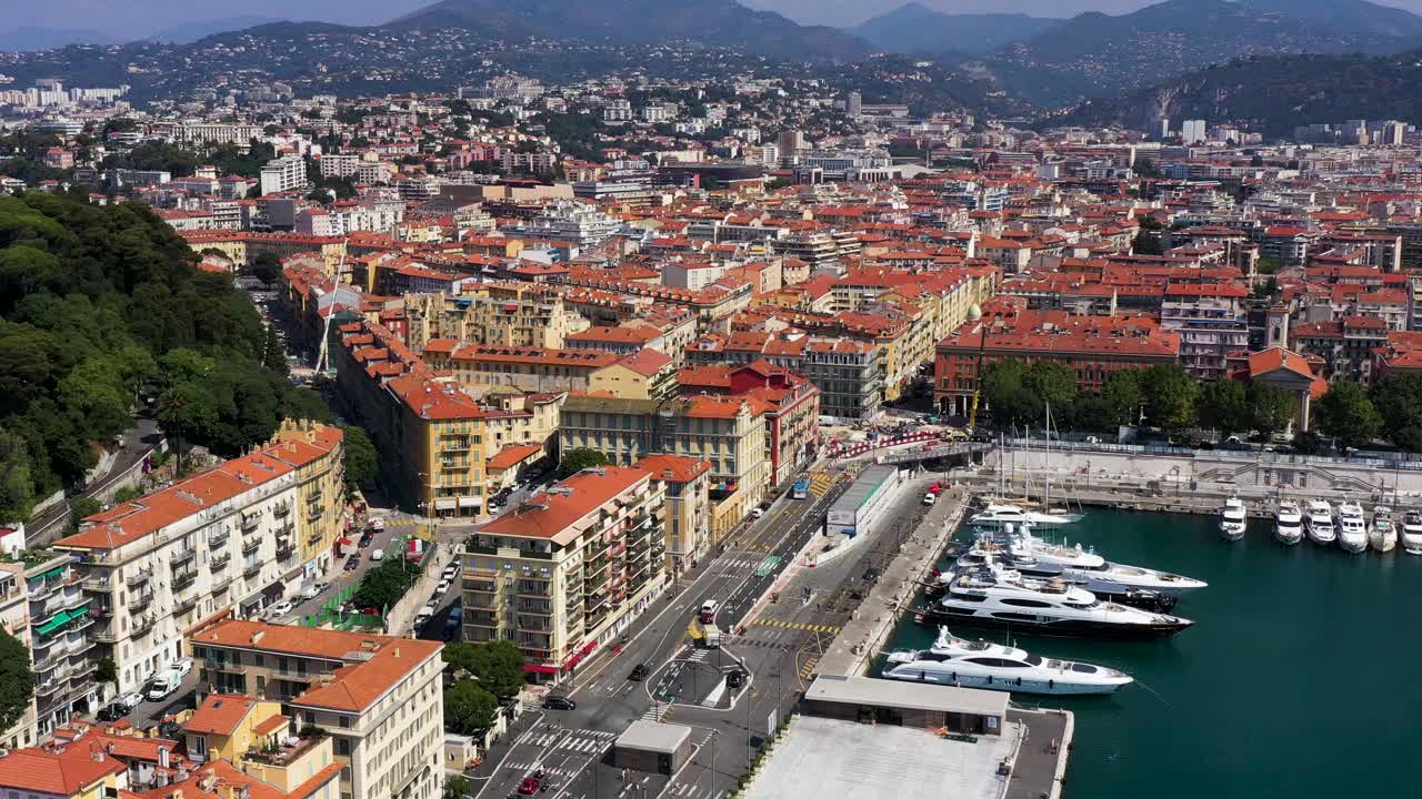 Vista aerea della città e del porto di Monaco