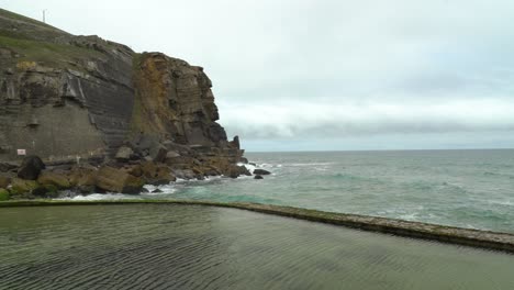 Peaceful-North-Atlantic-Ocean-near-the-Shore-of-Azenhas-do-Mar-Village