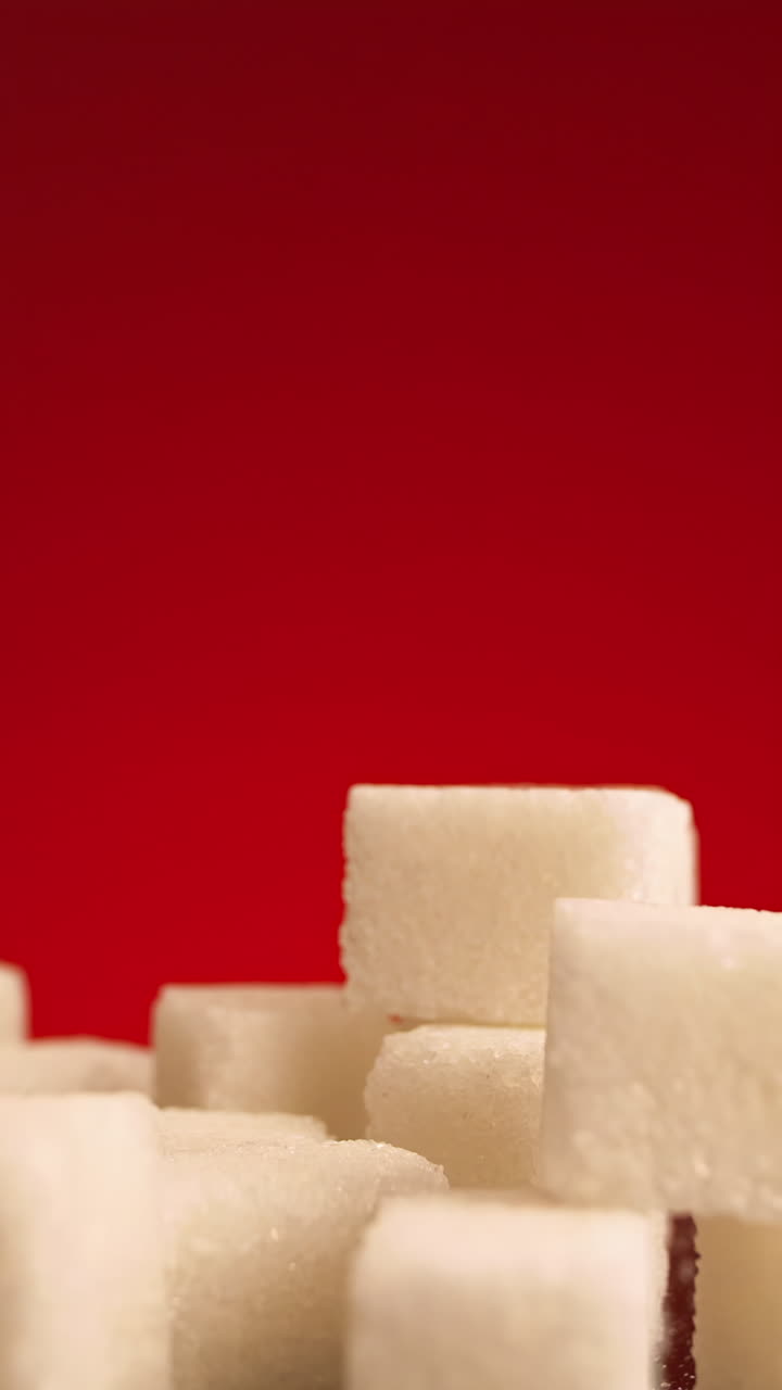 빨간색 배경에 설탕 큐브