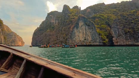 sailing-in-a-longtail-boat-through-the-Pileh-lagoon