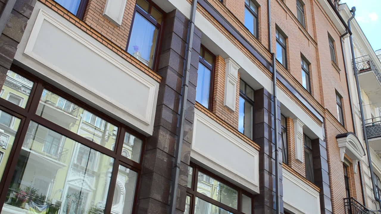 Edificio moderno. Riprese di una facciata