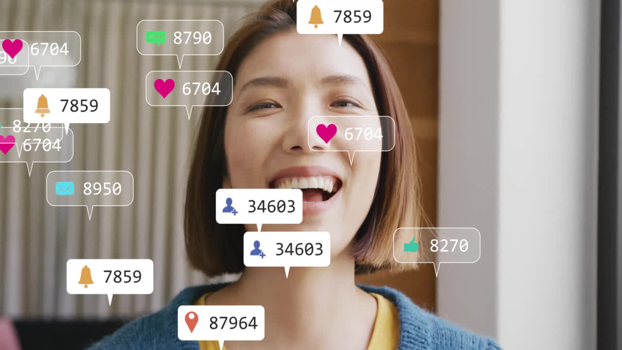 소셜 미디어 알림: 캐주얼 설정에서 웃는 여성에 대한 애니메이션