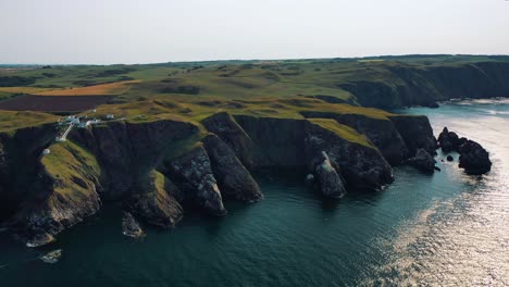 Küstenjuwelen-Des-Vereinigten-Königreichs:-Luftaufnahme-über-St.-Abbs-Head-In-Schottland