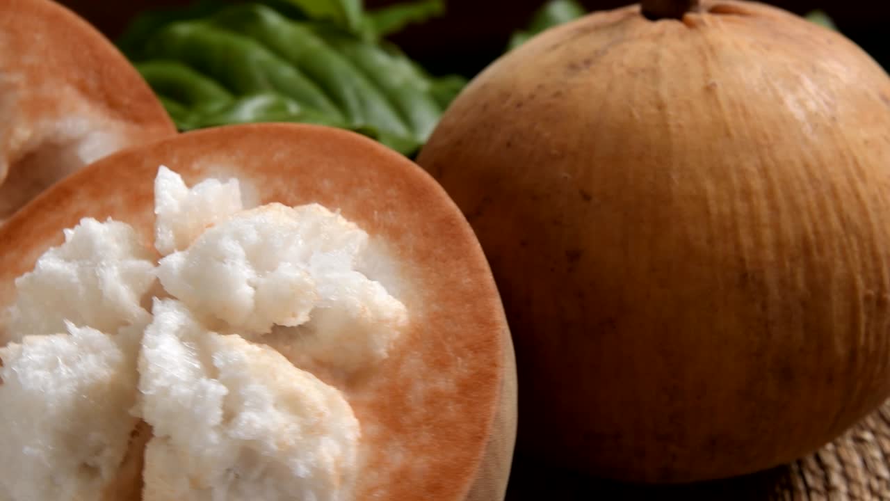 노란색 산톨은 태국의 열대 과일입니다.