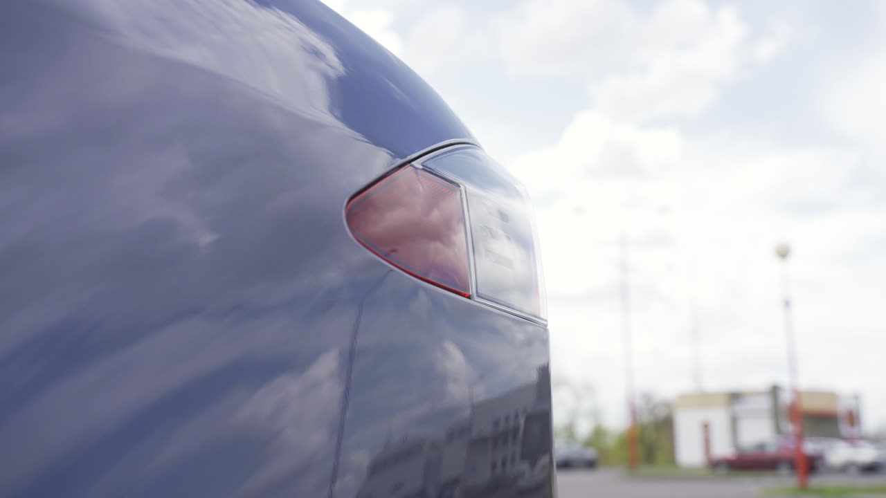 야외에서 검은 차