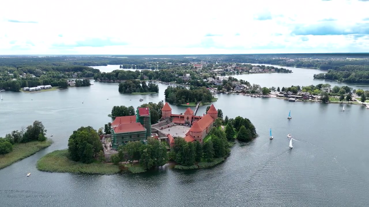 Vilnius Trakai slot i Galve-søen i Litauen. Luftfoto.