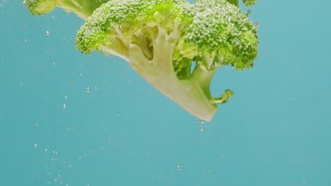 broccoli in water