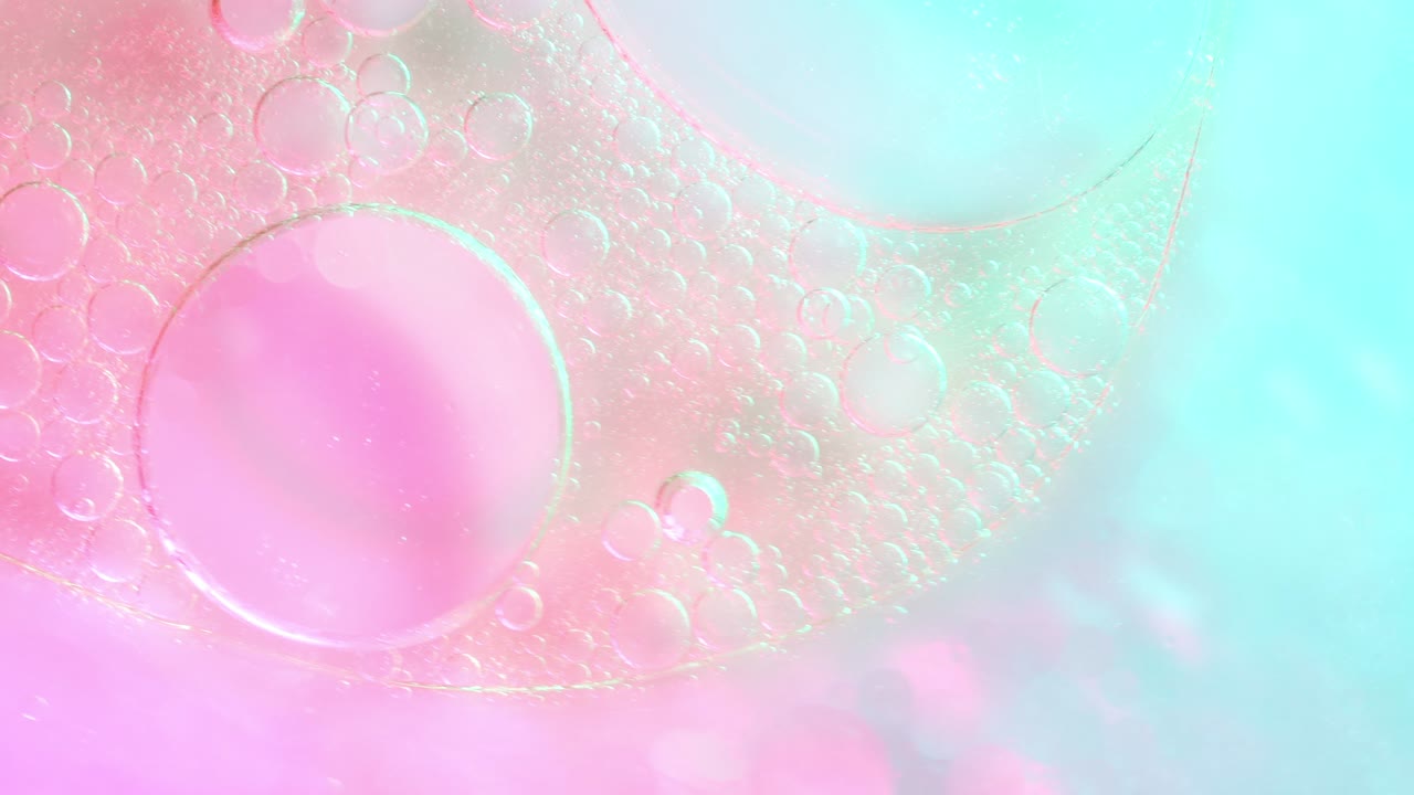 위쪽 보기: 다채로운 추상적인 거품을 회전시키고, 4k 추상적 거품을 배경으로