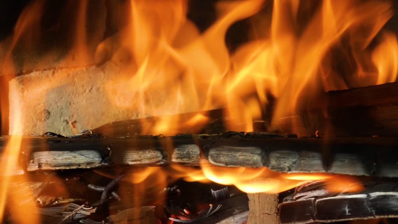 검은 바탕에 불의 불꽃