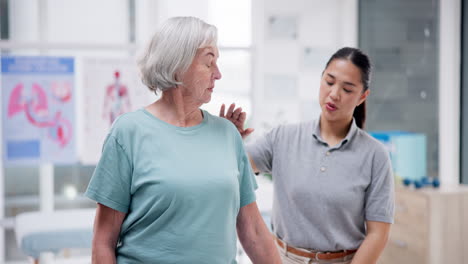 Elderly-woman,-physiotherapy-doctor