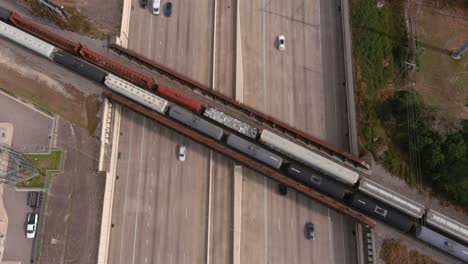 Time-lapse-of-cars-on-I-10-freeway-in-Houston,-Texas