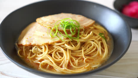 tonkotsu ramen noodles with chaashu pork