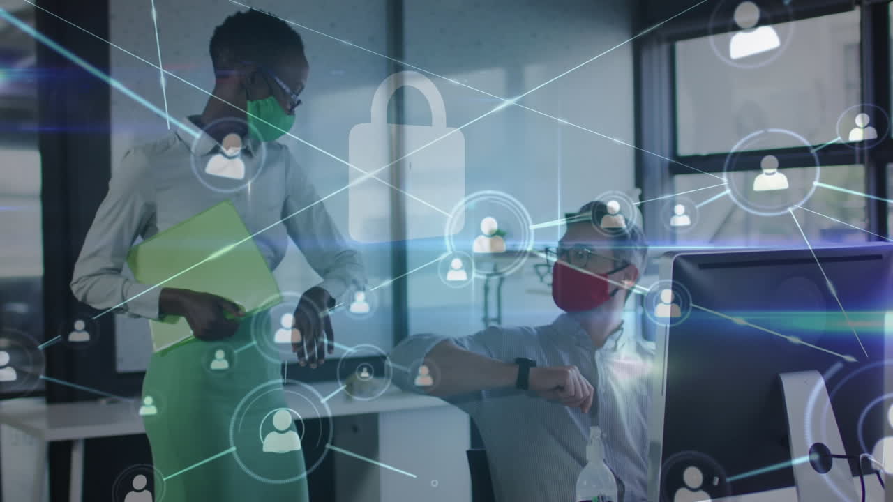 사무실에서 얼굴 마스크를 착용한 다양한 사업가들에 대한 금융 데이터 처리 애니메이션