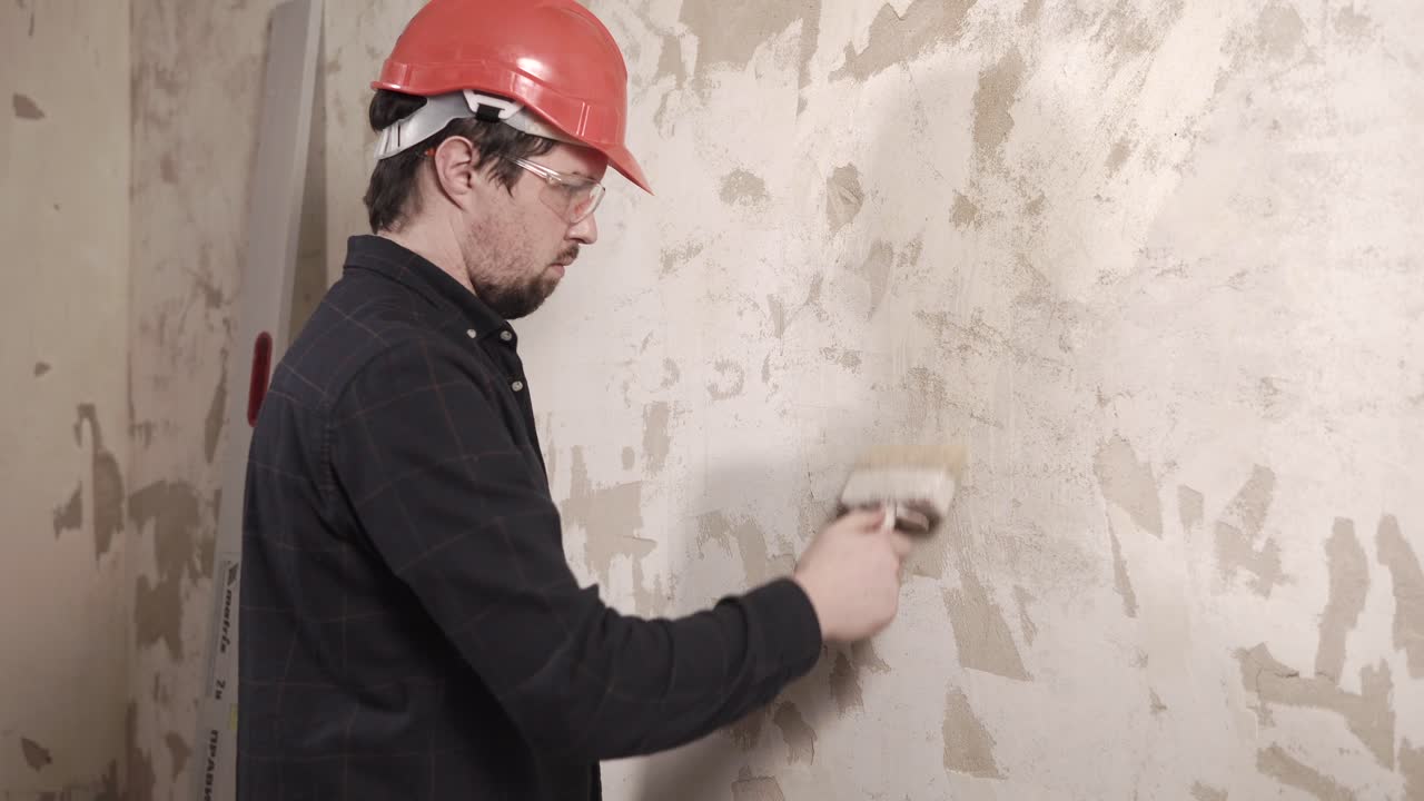 Lavori di ristrutturazione - Riparazione del muro