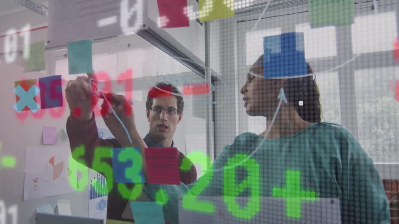 animación del procesamiento de datos financieros sobre personas de negocios hablando en la oficina
