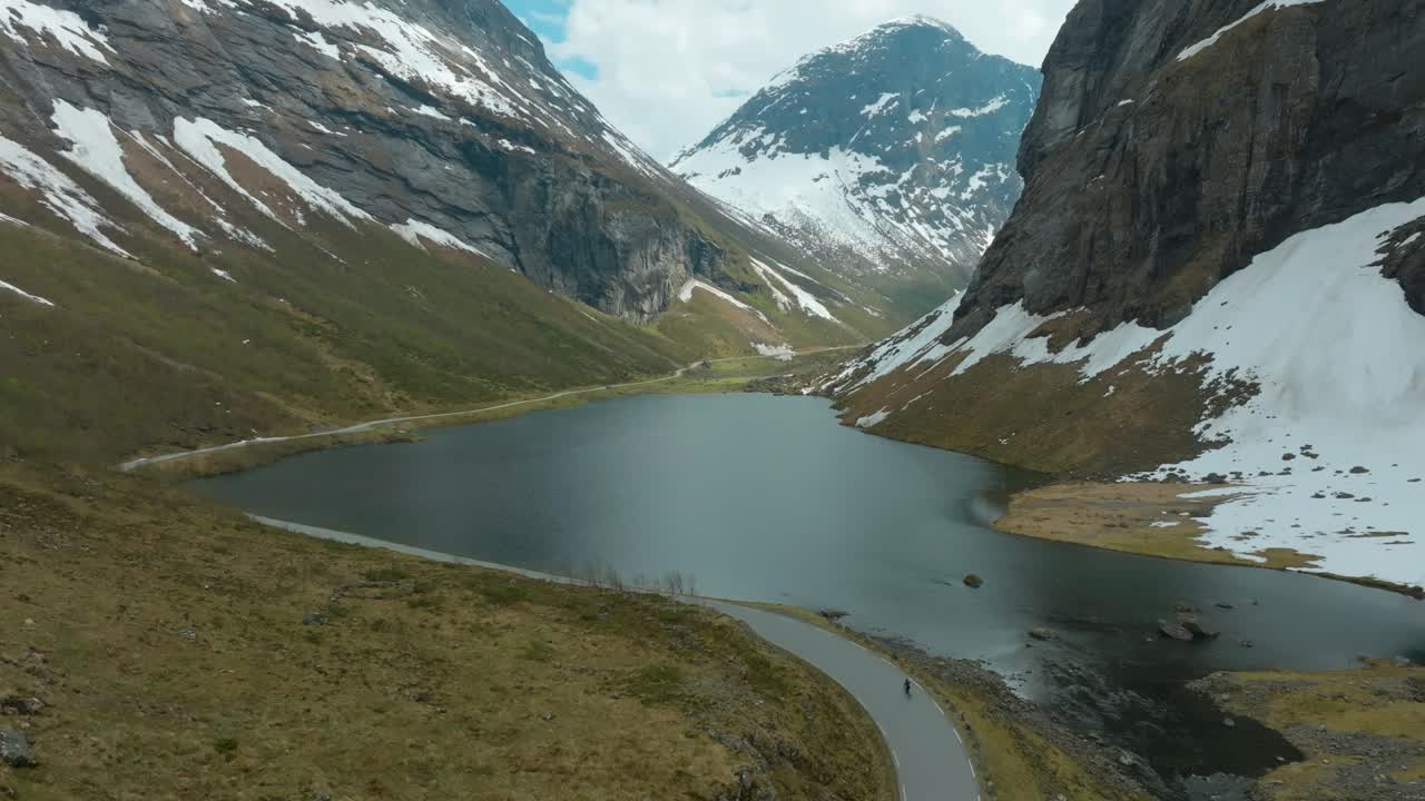 Lygnstøylvatnet and the narrow road at Norengsdalen Norway