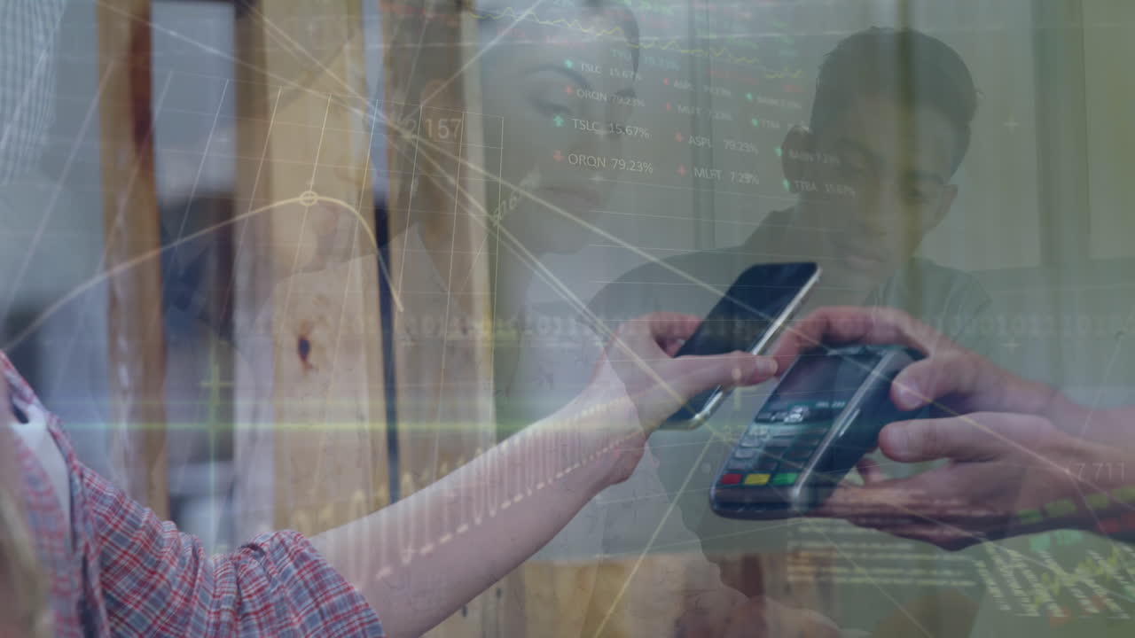 animación del procesamiento de datos financieros sobre personas que usan teléfonos inteligentes y terminales de pago