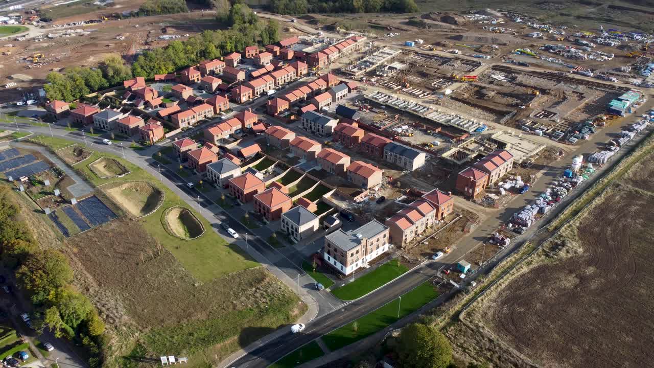 saxon campos canterbury construcción 4k aérea dolly de derecha a izquierda