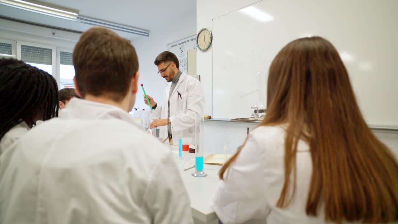 Esperimento in classe di scienze