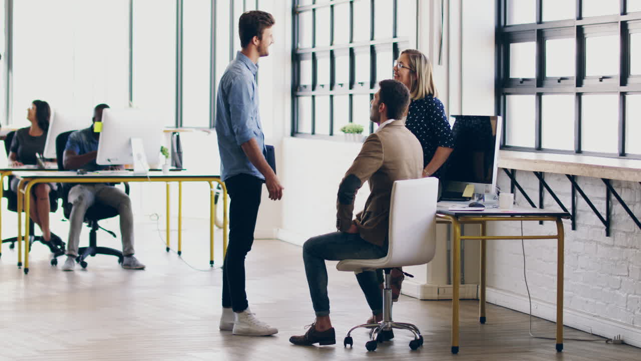 terminando las decisiones con un apretón de manos