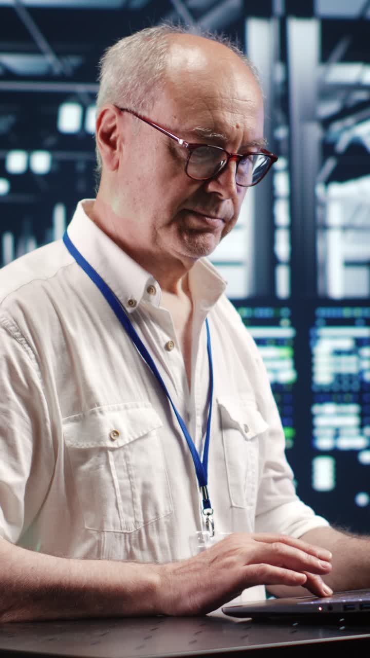 Vertical Technician optimizing data center
